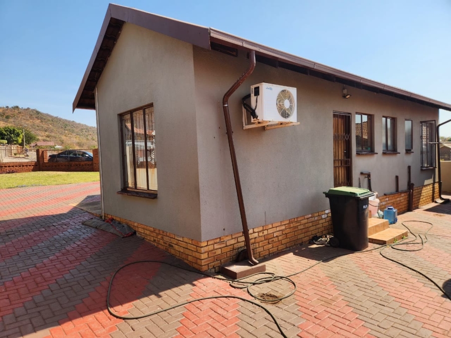 3 Bedroom Property for Sale in Tlhabane West North West